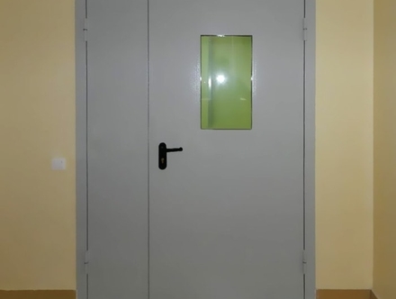 Полуторапольная дверь со стеклом